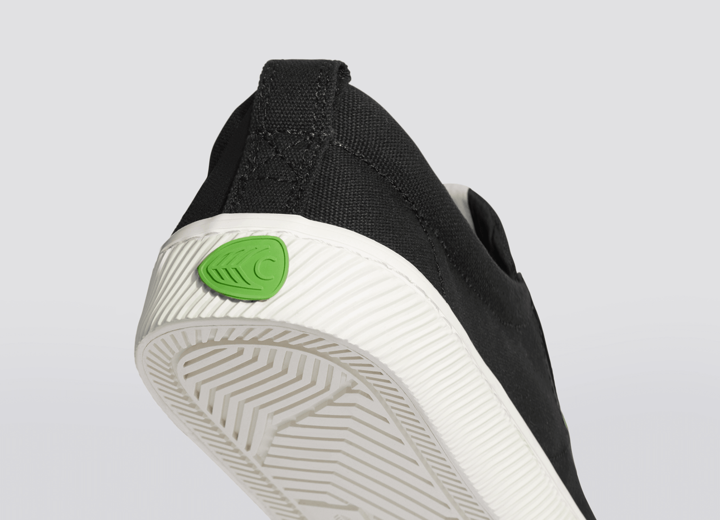 OCA Low ブラックキャンバス スニーカー メンズ